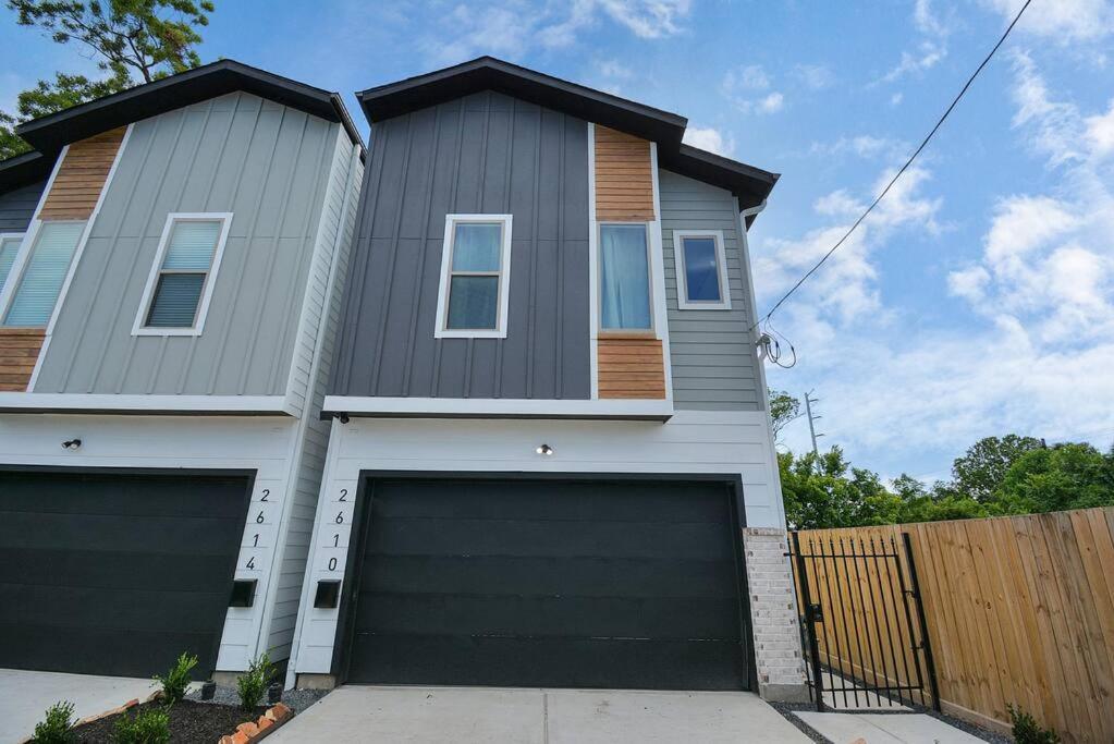 Blissful Getaway Home With Hot Tub & Backyard Near Downtown Хьюстон Экстерьер фото